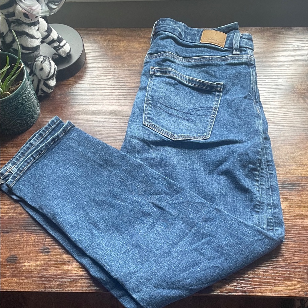 American Eagle Outfitters Blue curvy mom jeans
